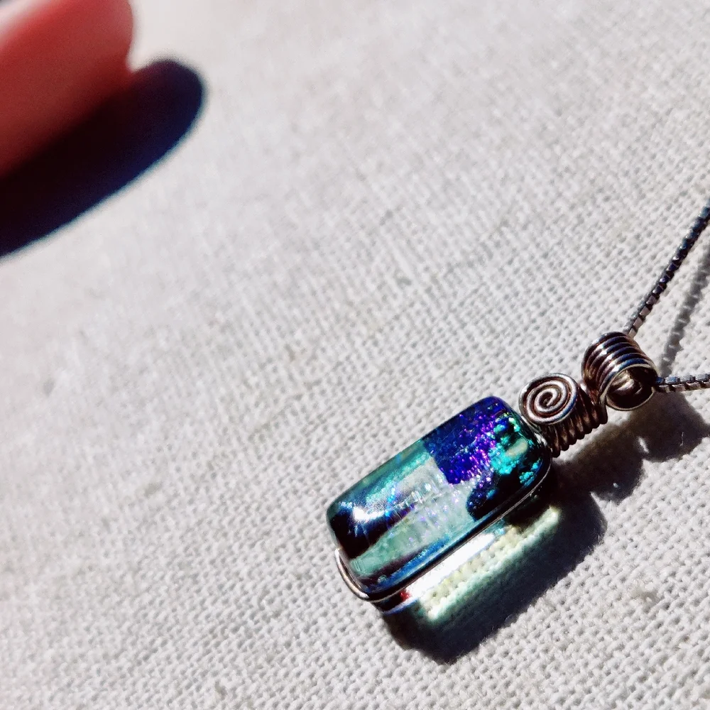 Vintage sterling dichroic glass pendant - Picture 8 of 8